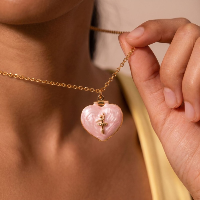 Collana con Ciondolo a Forma d - Heart Locket Necklace Photo recensione e prezzo